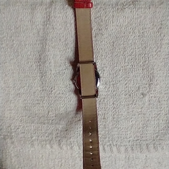 Women's vivani mother of pearl face red faux leather band accutime Japan movemen - Picture 3 of 4